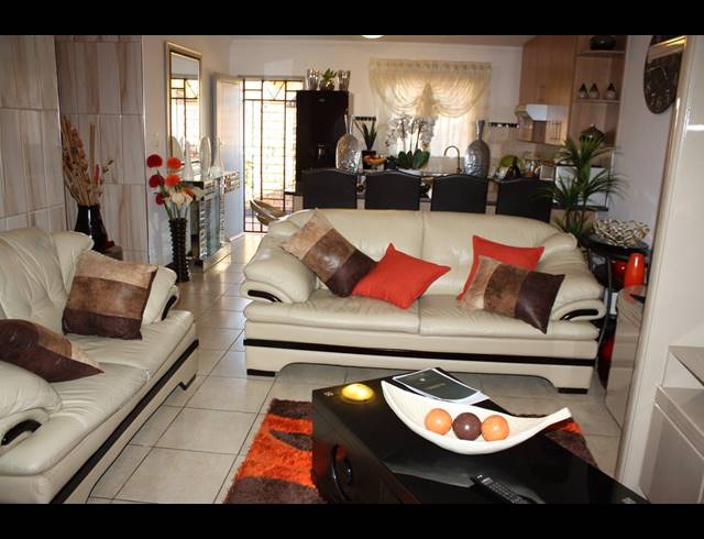 3 BEDROOM TOWNHOUSE SOLD IN THERESAPARK